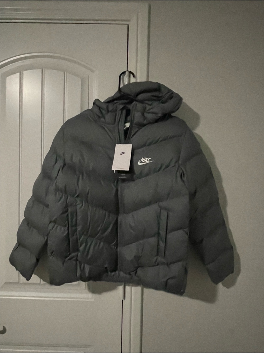 Nike Kids Hooded Puffer Jacket in Dark Gray